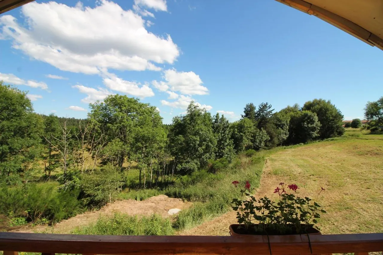 Roulotte Imperiale Perchee- Hotell Sembadel