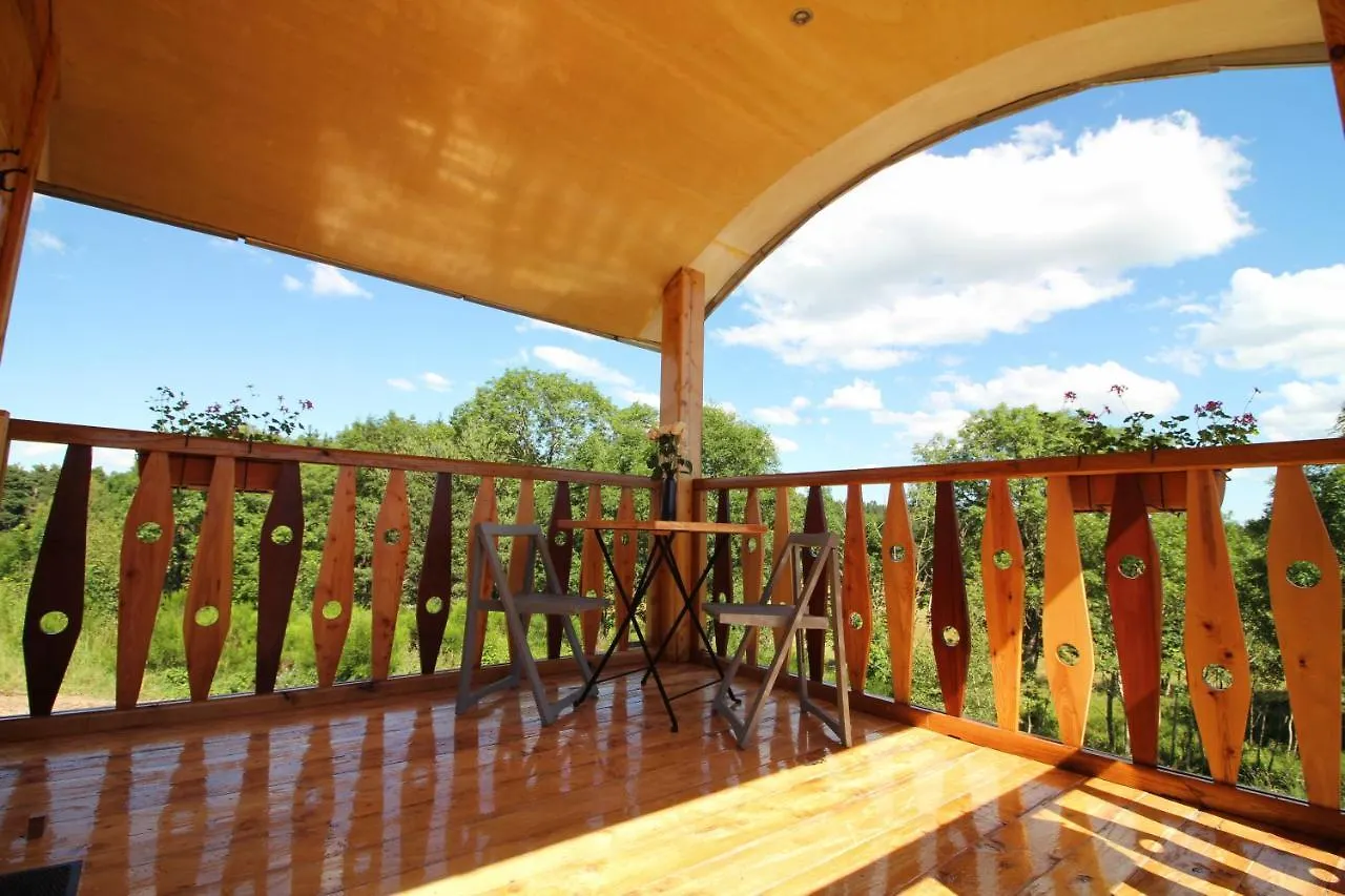 Campsite Roulotte Imperiale Perchee- Hotel Sembadel